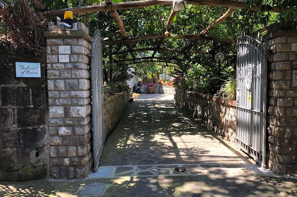 \"The Lookout Of Pipiano\" in Conca Verde - Sorrento, Massa Lubrense
