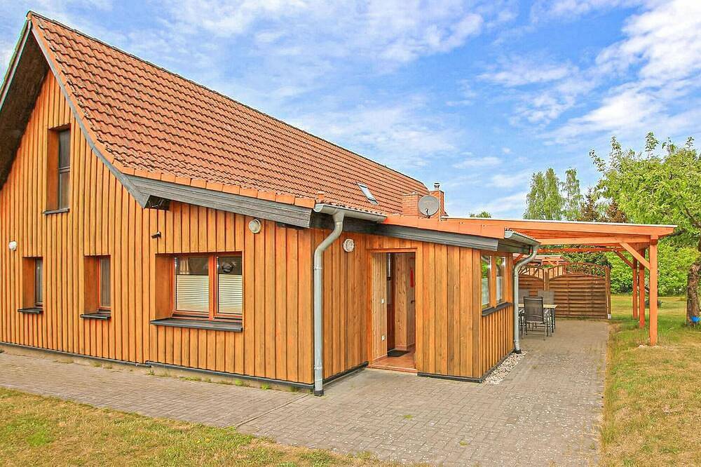 Entire apartment, 2 bedroom awesome apartment in Zislow in Zislow, Lake Plauer