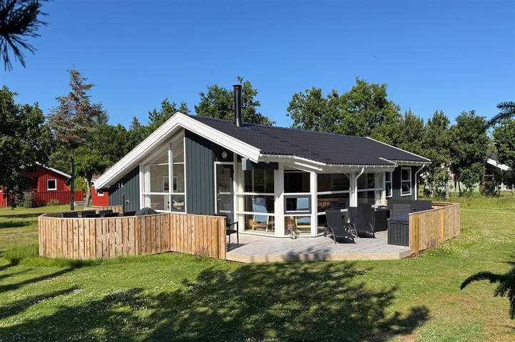 Ferienhaus für 8 Personen, mit Whirlpool und Sauna sowie Terrasse und Garten - 1