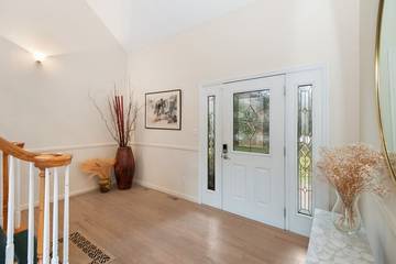 Vacation Home for 12 Guests in Westhampton, North Fork, Picture 2