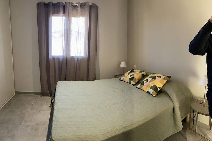 Location de vacances pour 8 personnes, avec terrasse et jardin dans Prunete - 2