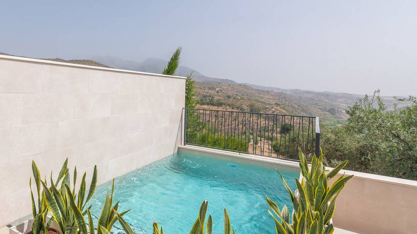 Chalet para 4 personas, con Balcón/Terraza además de Jacuzzi y Piscina en Sierra de las Nieves