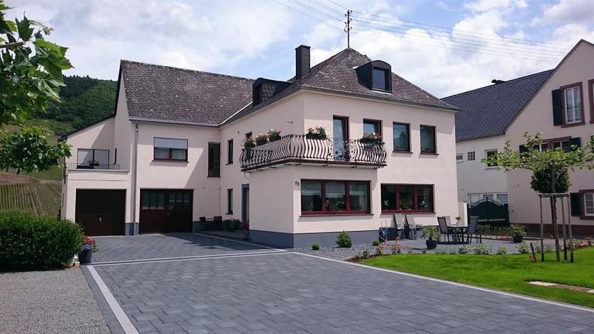 Ferienwohnung für 2 Personen, mit Balkon und Terrasse sowie Garten in Trittenheim