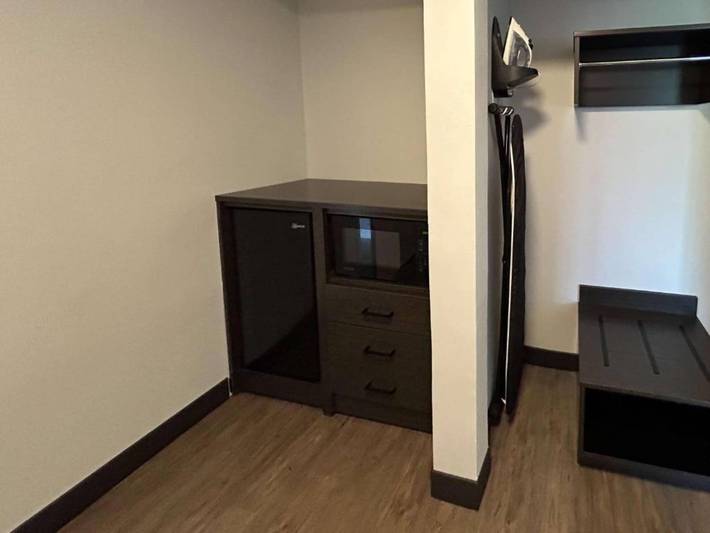 Ganze Wohnung, 2 Queensize-Betten | Nichtraucherzimmer, Kühlschrank in Gardena, Los Angeles County