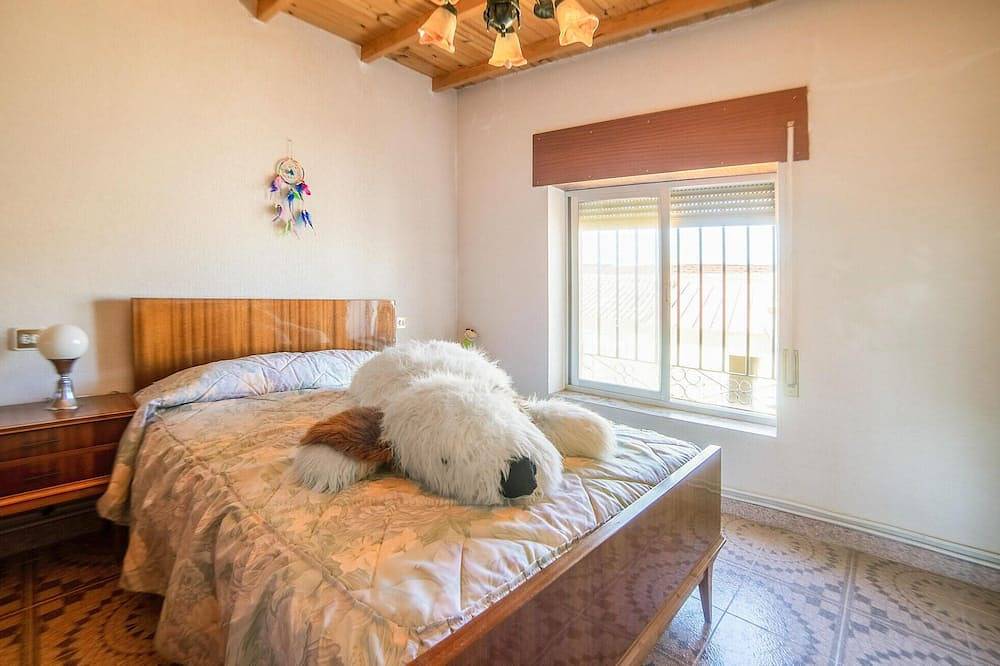 5 bedroom nice home in Villarrín de Campos in Villarrín de Campos, Province de Zamora