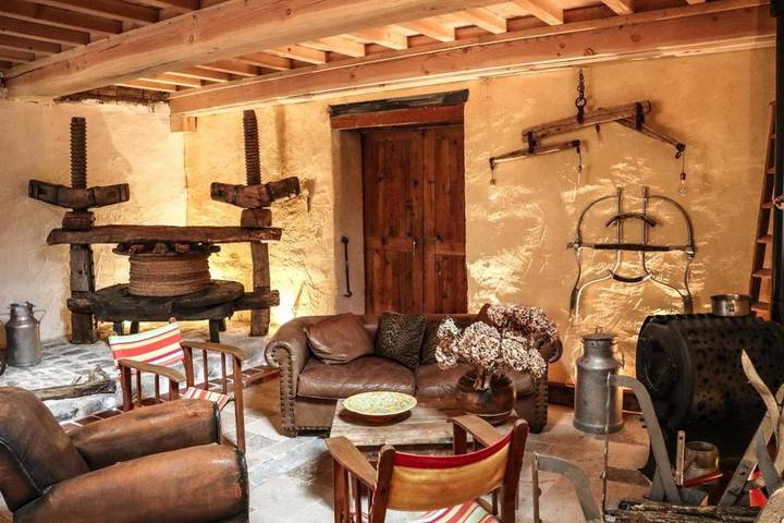Maison d’hôte pour 3 personnes, avec Balcon et Terrasse ainsi que Jardin et Vue dans l' Ain - 3
