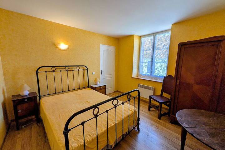 Gîte pour 4 personnes, avec jardin, animaux acceptés à La Roche-Morey - 2