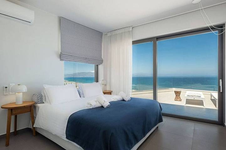 Acro Sea View Villa in Chania | Alectrona Living Crete in Plataniás, Région de la Canée