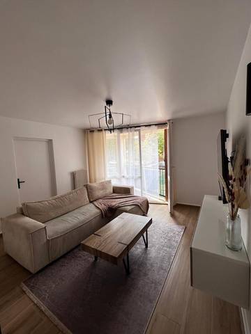 Gîte pour 5 personnes, avec balcon, adapté aux familles à Franconville