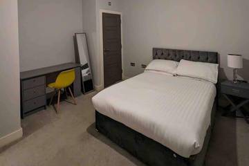 Holiday Apartment for 4 People in Brentwood, Essex, Photo 1