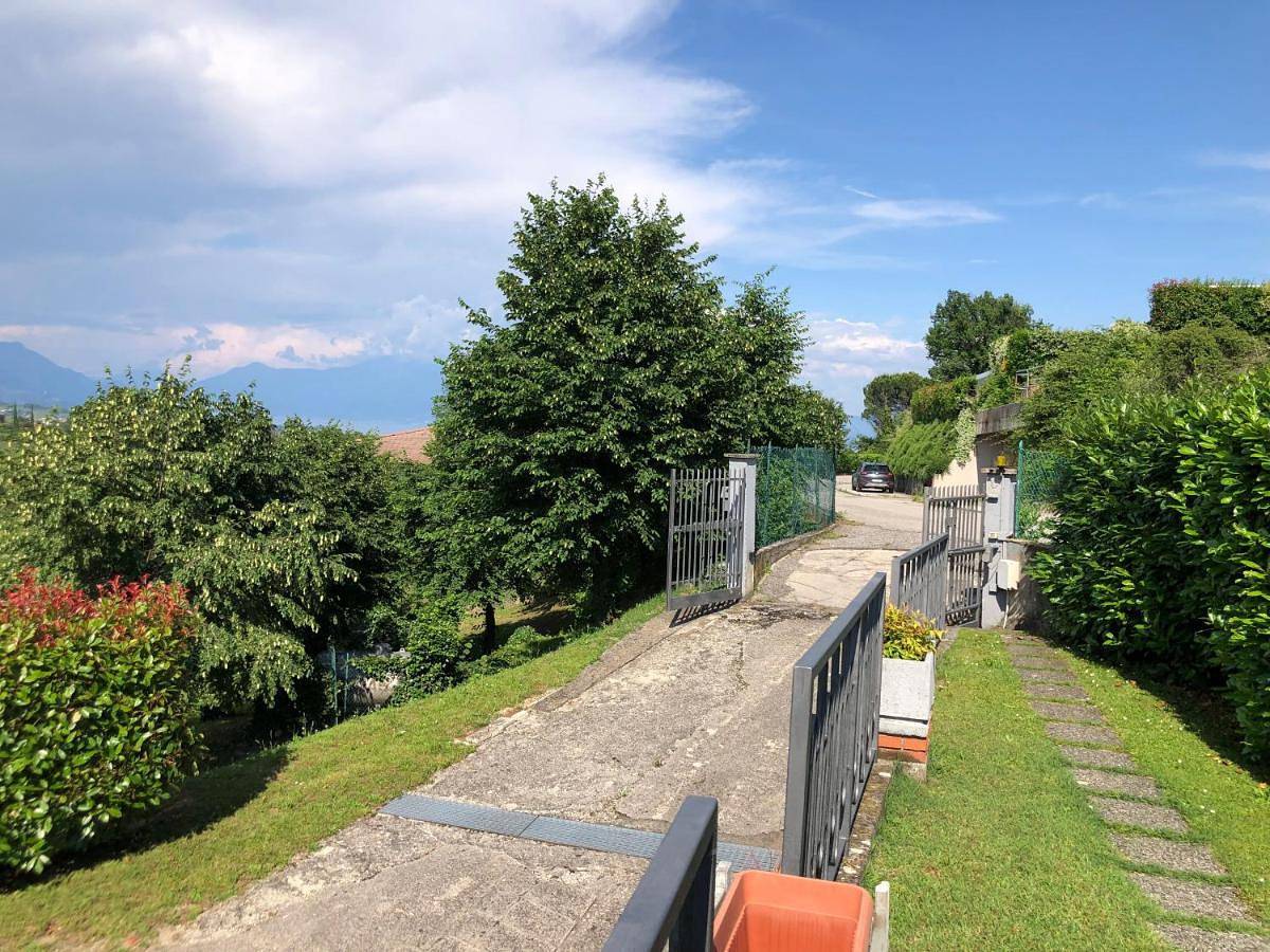 Apartment with lake view and garden in Soiano del Lago, Gardasee-Berge