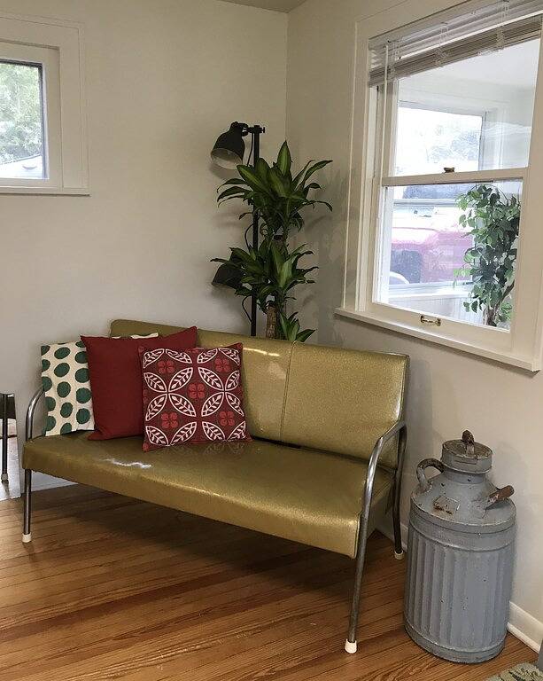 The Sunshine Cottage of Chagrin Falls: Monthly Rental + in Geauga County