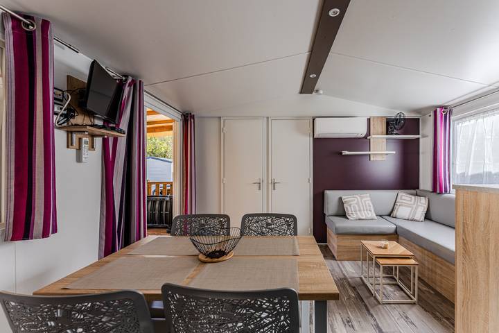 Bungalow '2 Chambres 6 Personnes' avec Terrasse Privée, Jardin Privé et Climatisation in Parentis-en-Born, Côte d’Argent