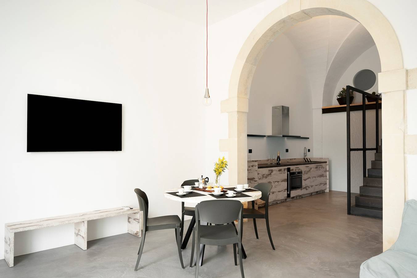 Entire apartment, Holiday Home 'Due' with Shared Terrace, Wi-Fi and Air Conditioning in Melendugno, Lecce Province