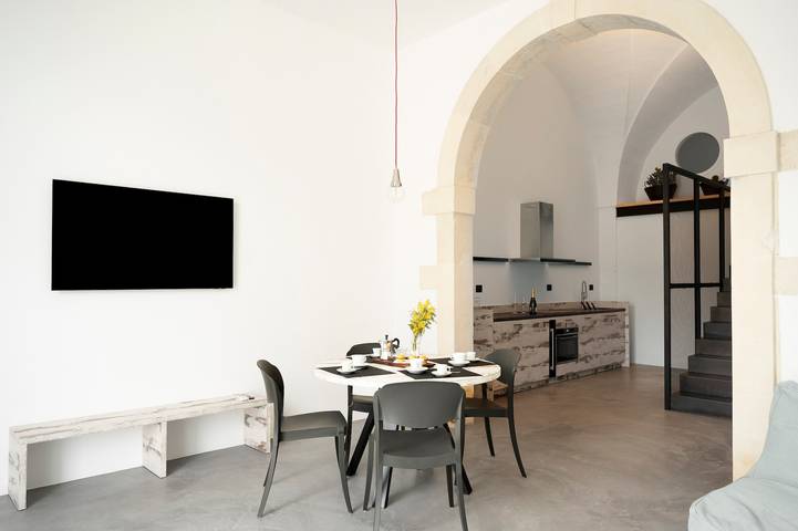 Ganze Wohnung, Ferienhaus 'Due' mit gemeinsamer Terrasse, Wi-Fi und Klimaanlage in Melendugno, Lecce Provinz