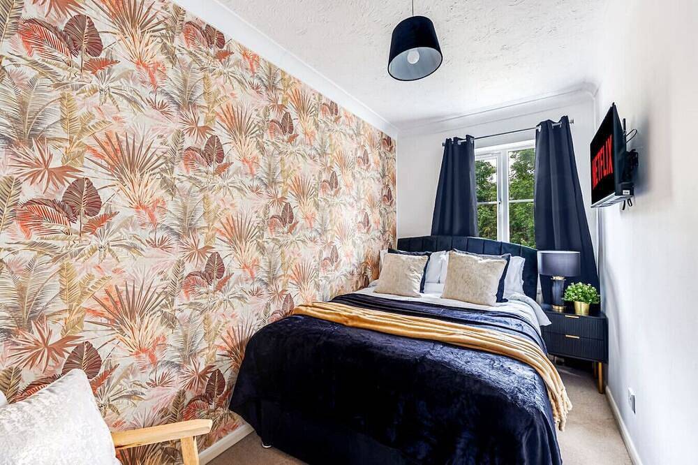 Shenley House • Excellent Location • Driveway Parking • Garden • Fastwifi • Smarttvs • Yoko Property in Milton Keynes, Südostengland