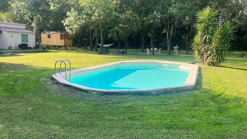 Apartamento de vacaciones para 2 personas, con jacuzzi y piscina además de jardín y sauna - 1