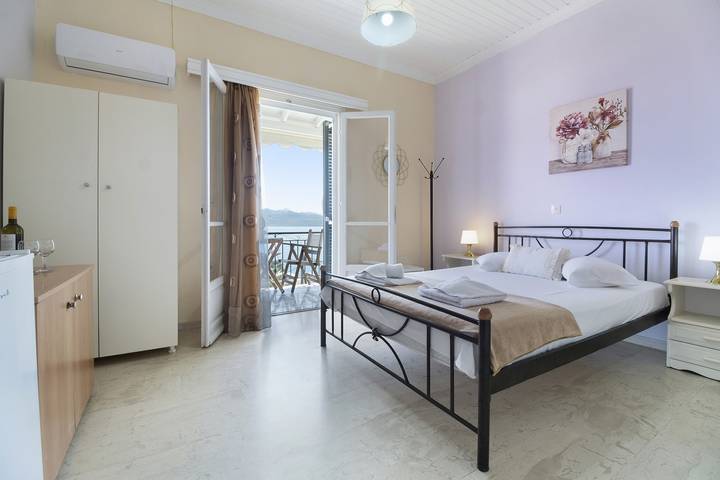 Gîte pour 2 personnes, avec balcon à Leucade - 2