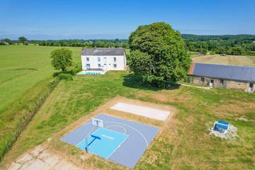 Maison De Vacances pour 30 Personnes dans Montchevrel, Région d'Alençon, Photo 3