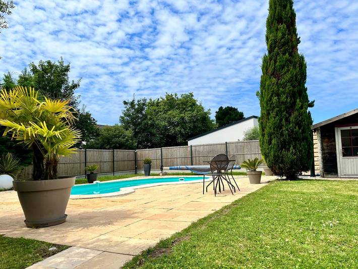 Maison de vacances pour 6 personnes, avec terrasse ainsi que jardin et piscine - 1