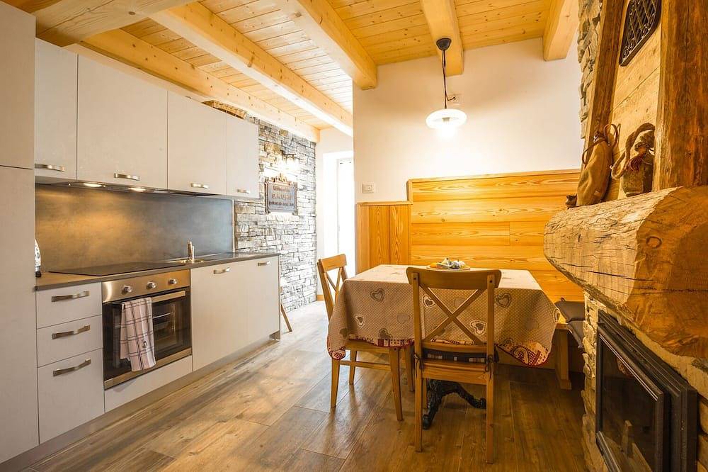 Wunderbare Hütte am Waldrand in Valle di Ledro für totale Entspannung in Molina di Ledro, Ledro