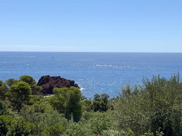 Appartement de vacances pour 4 personnes, avec Terrasse et Jardin ainsi que Piscine et Vue