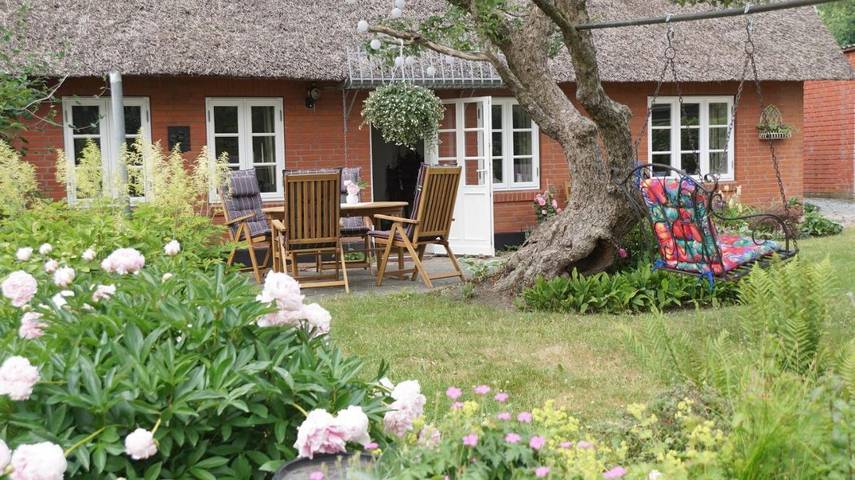 Ferienhaus für 6 Personen, mit Terrasse und Garten sowie Ausblick in Almdorf - 2