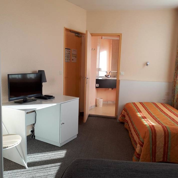 Hôtel pour 2 personnes, avec terrasse, animaux acceptés à Cosne-Cours-sur-Loire - 4