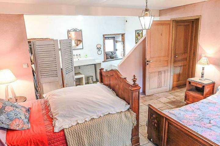 Location de vacances pour 6 personnes, avec jardin à Blassac - 4