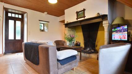 Gîte pour 5 personnes, avec terrasse et jardin à Allas-les-Mines