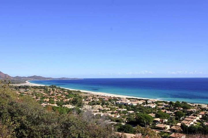 Rustico per 4 persone, con piscina e balcone in Sud della Sardegna