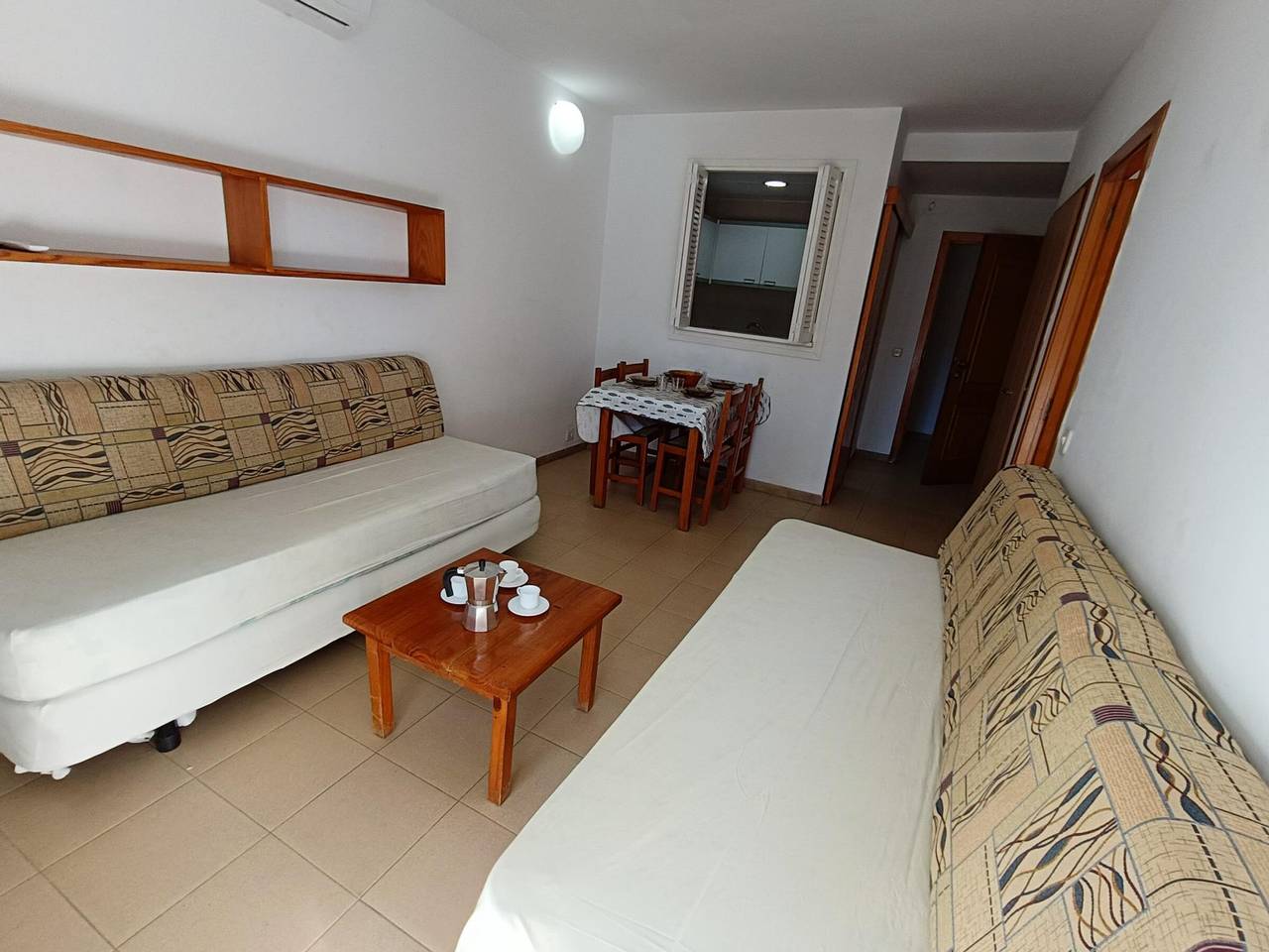Geheel appartement, 1-bedroom Apartment in Blanes, near beach, ideal for 4 people in Els Pins Blanes, Blanes