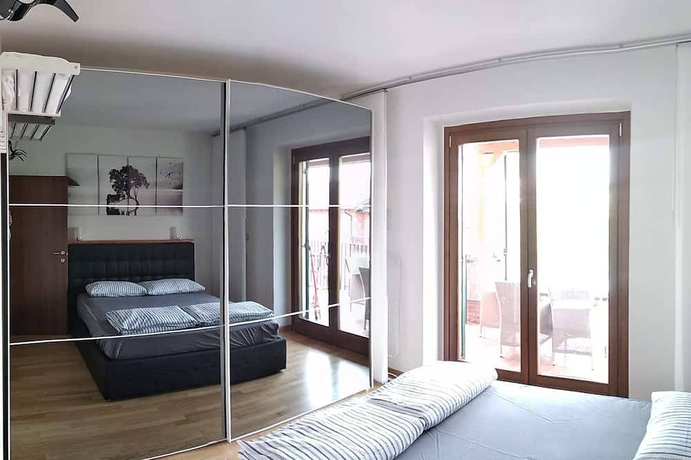 2 Etagenwohnung Mit Terrasse Und Pool (Wi-Fi & Klimaanlage) Enthalten) in Costermano, Gardasee-Berge
