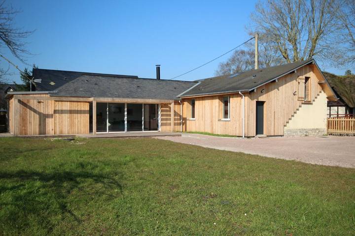 Gîte pour 12 personnes, avec jardin et terrasse, animaux acceptés à La Mailleraye-sur-Seine - 2