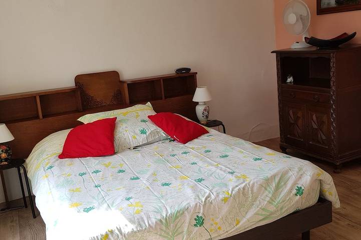 Gîte pour 5 personnes, avec piscine et jardin à Payzac (Dordogne) - 2