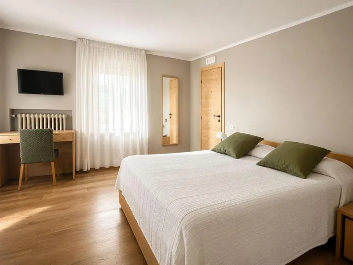Hotel para 2 personas, con terraza y jardín - 1
