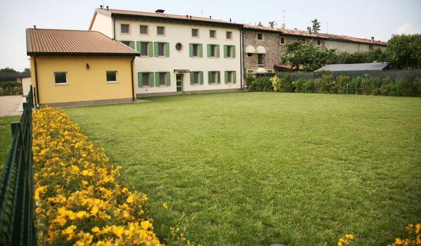 B&b per 5 persone, con Terrazza e Giardino nonché Panorama a Valeggio sul Mincio