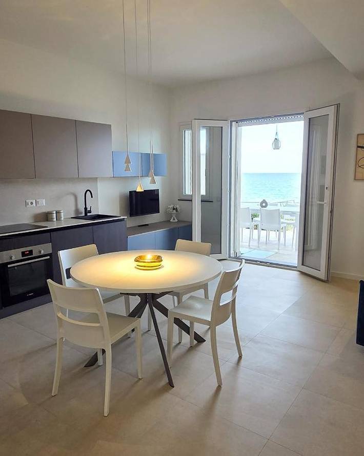 Appartamento per 6 persone, con Balcone e Terrazza nonché Giardino e Panorama a Brolo