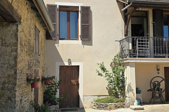Location de vacances pour 12 personnes, avec terrasse, animaux acceptés à Chaux (Côte-d'Or)