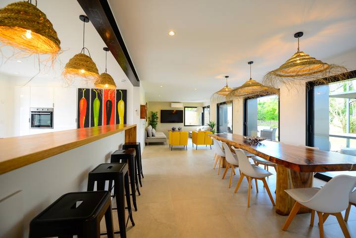 Location de vacances pour 10 personnes, avec Vue sur l’océan ainsi que Terrasse et Jardin dans Kerhostin
