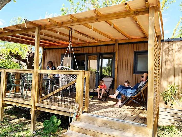 Location de vacances pour 2 personnes, avec vue ainsi que jardin et piscine à Mirepeisset