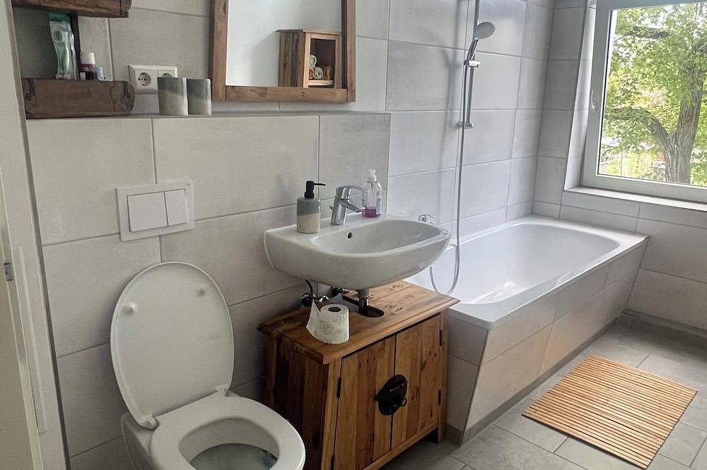 Geheel appartement, Liebevoll Eingerichtete Ferienwohnung im Süden von Leipzig in Leipzig-Zuid, Leipzig