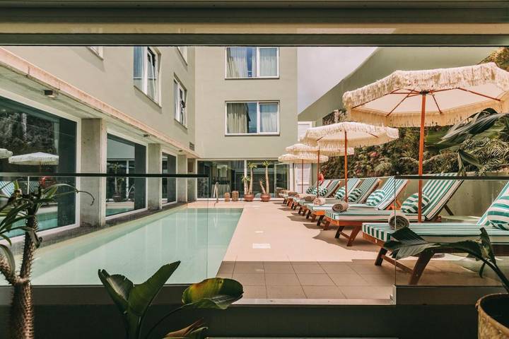 Apartamento para 2 personas, con jardín además de piscina y sauna en Angra do Heroísmo