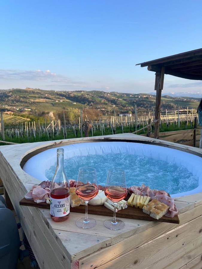 Camping für 3 Personen, mit Garten und Whirlpool im Piemont - 2