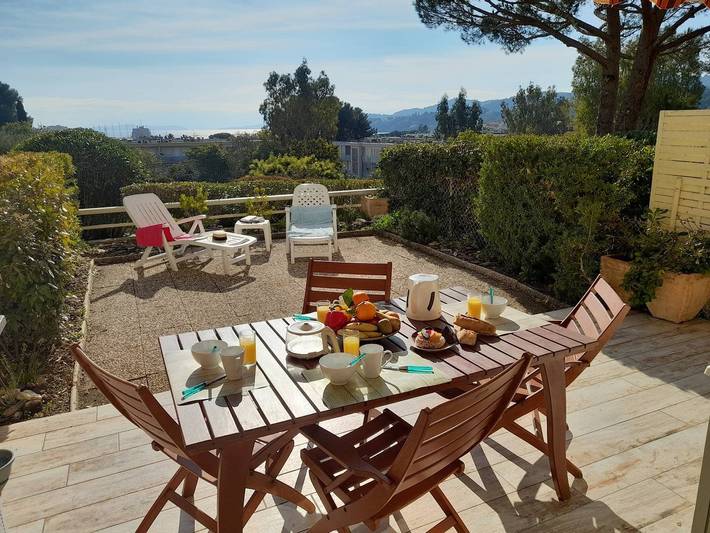 Gîte pour 4 personnes, avec terrasse dans Port de Bormes les Mimosas