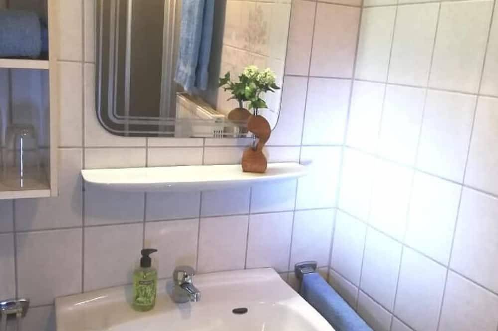 Ganze Wohnung, Gemütliche Ferienwohnung nahe am Waldrand in Bad Griesbach, Bayerische Golf und Thermenland