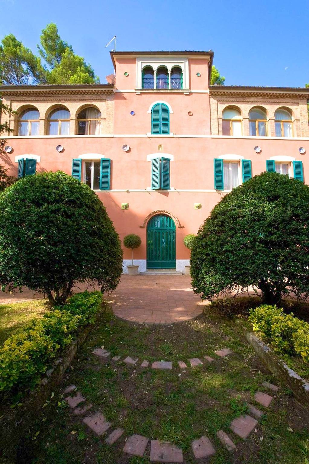 Entire apartment, Comfortable Apartment in Fabriano, 35 m² with Shared Pool in Fabriano, Ancona Province