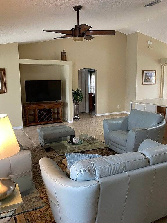 Beautiful Spacious home with large heated Pool - Summer Fun and Winter Escapes in Port St. Lucie, St. Lucie County