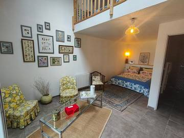 Gîte pour 3 personnes, avec piscine ainsi que jardin et vue, adapté aux familles dans Sainte-Christie-d'Armagnac