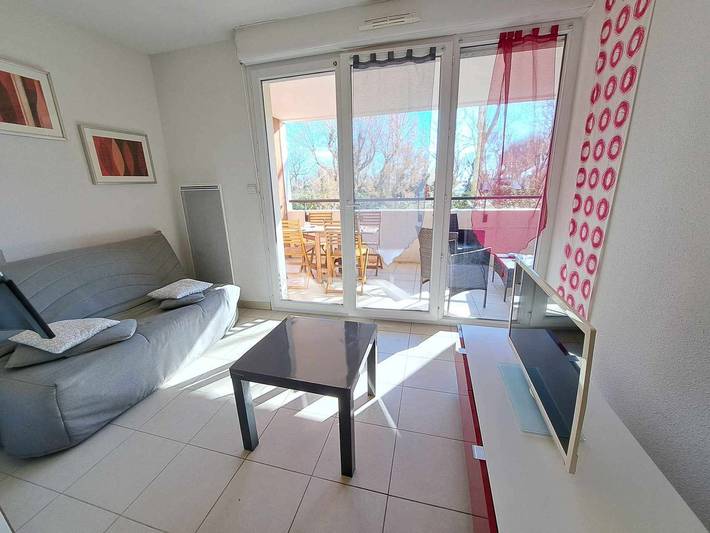 Ganze Wohnung, Gemütliche 2-Zimmer-Wohnung direkt am Strand mit Terrasse, privatem Parkplatz und Gemeinschaftspool in Marseillan, Mittelmeerküste (Frankreich)